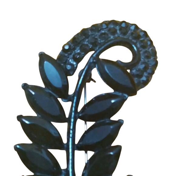 Vintage Brooch Black Flower  Navet Shaped Petals Rhinestone Shapes Large - Picture 3 of 7